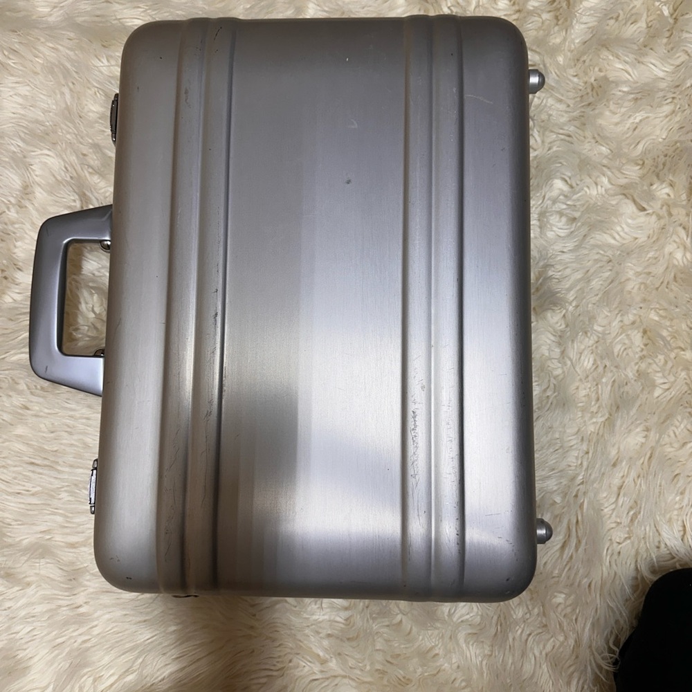 Halliburton Zero briefcase - Picture 2 of 12